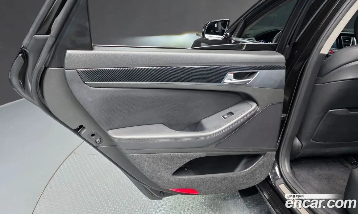 Genesis G80 2017 3.3 автомат (гидро), фото 15 Genesis G80 2017 3.3 автомат (гидро), фото 15