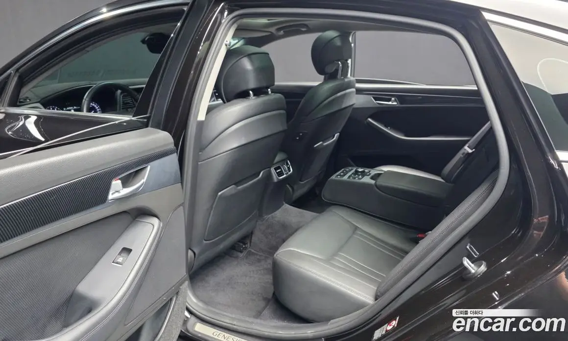 Genesis G80 2017 3.3 автомат (гидро), фото 16 Genesis G80 2017 3.3 автомат (гидро), фото 16