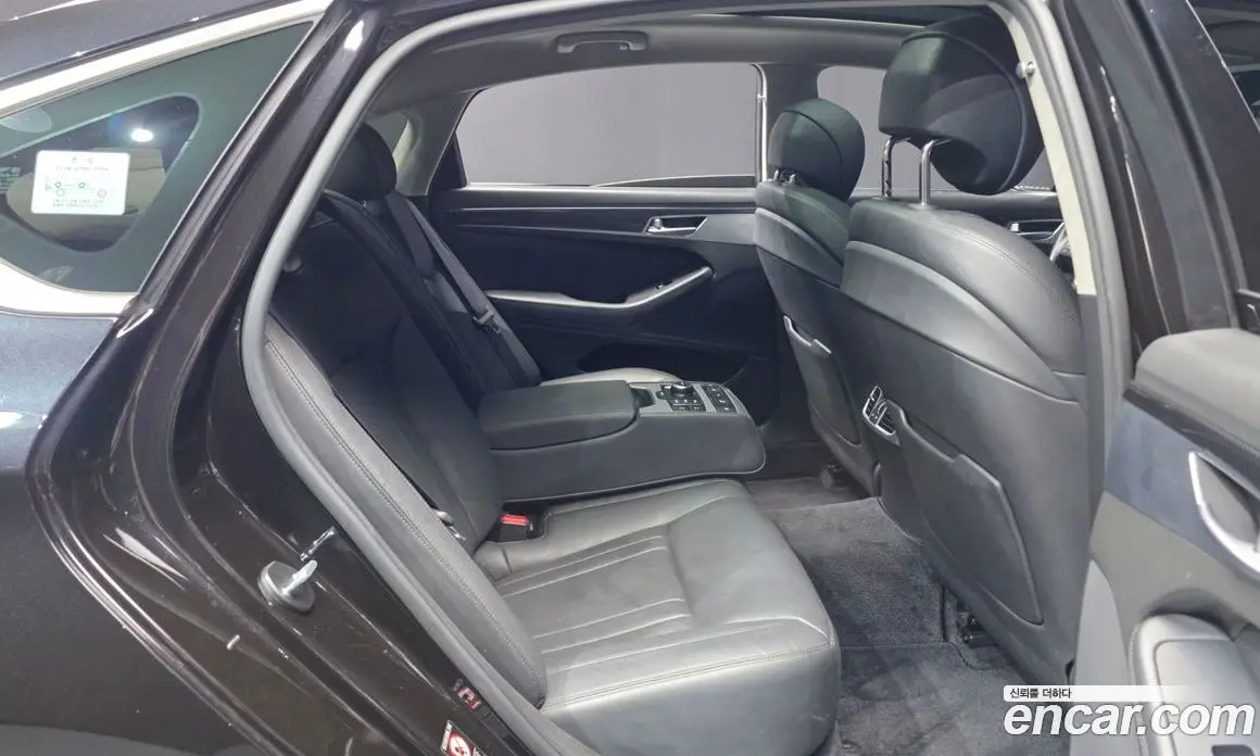 Genesis G80 2017 3.3 автомат (гидро), фото 18 Genesis G80 2017 3.3 автомат (гидро), фото 18