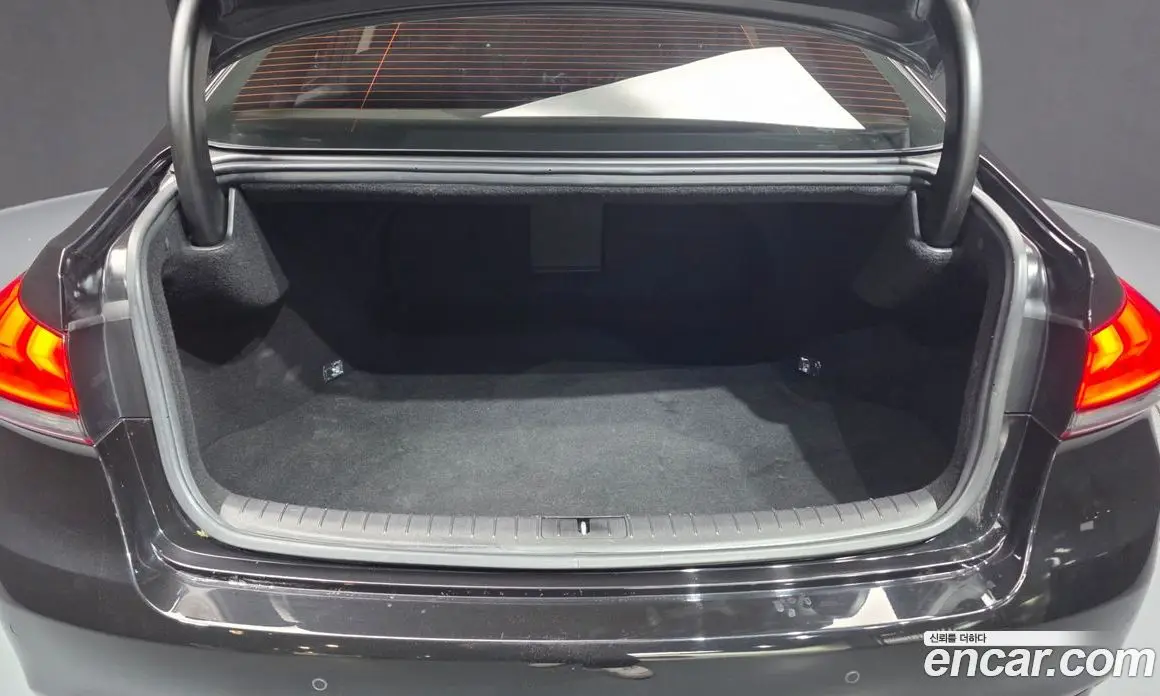 Genesis G80 2017 3.3 автомат (гидро), фото 26 Genesis G80 2017 3.3 автомат (гидро), фото 26