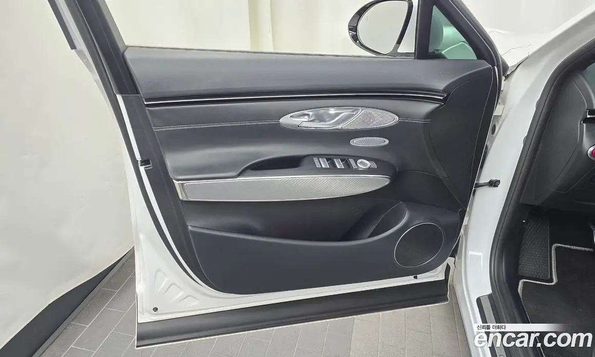 Genesis GV70 2021 2.5 автомат (гидро), фото 14 Genesis GV70 2021 2.5 автомат (гидро), фото 14