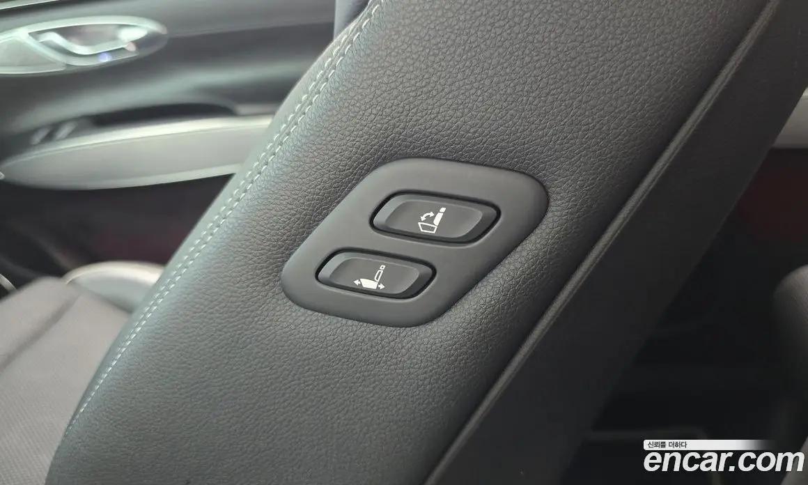 Genesis GV70 2021 2.5 автомат (гидро), фото 32 Genesis GV70 2021 2.5 автомат (гидро), фото 32