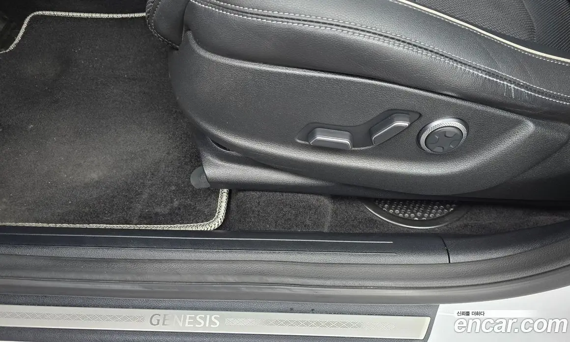 Genesis GV70 2021 2.5 автомат (гидро), фото 33 Genesis GV70 2021 2.5 автомат (гидро), фото 33