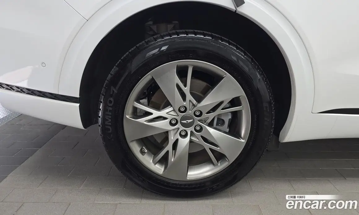 Genesis GV70 2021 2.5 автомат (гидро), фото 5 Genesis GV70 2021 2.5 автомат (гидро), фото 5