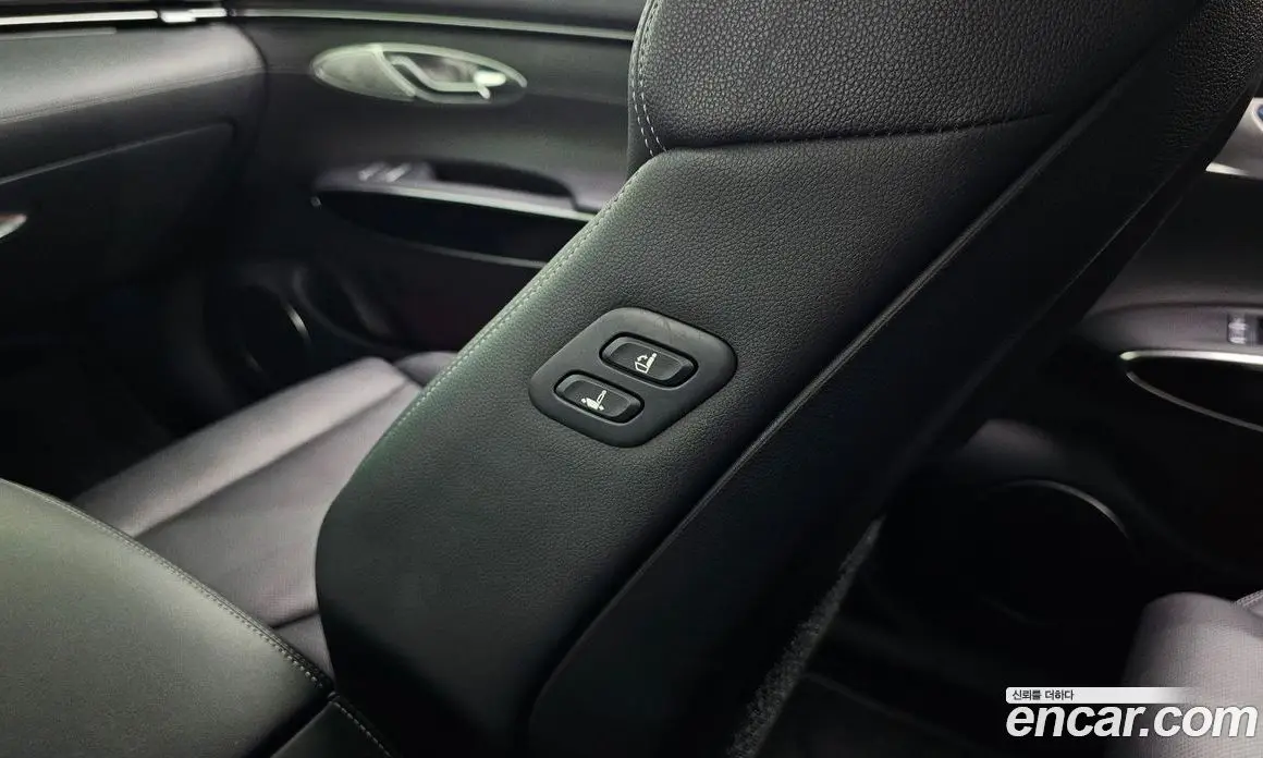 Genesis GV70 2022 2.5 автомат (гидро), фото 29 Genesis GV70 2022 2.5 автомат (гидро), фото 29