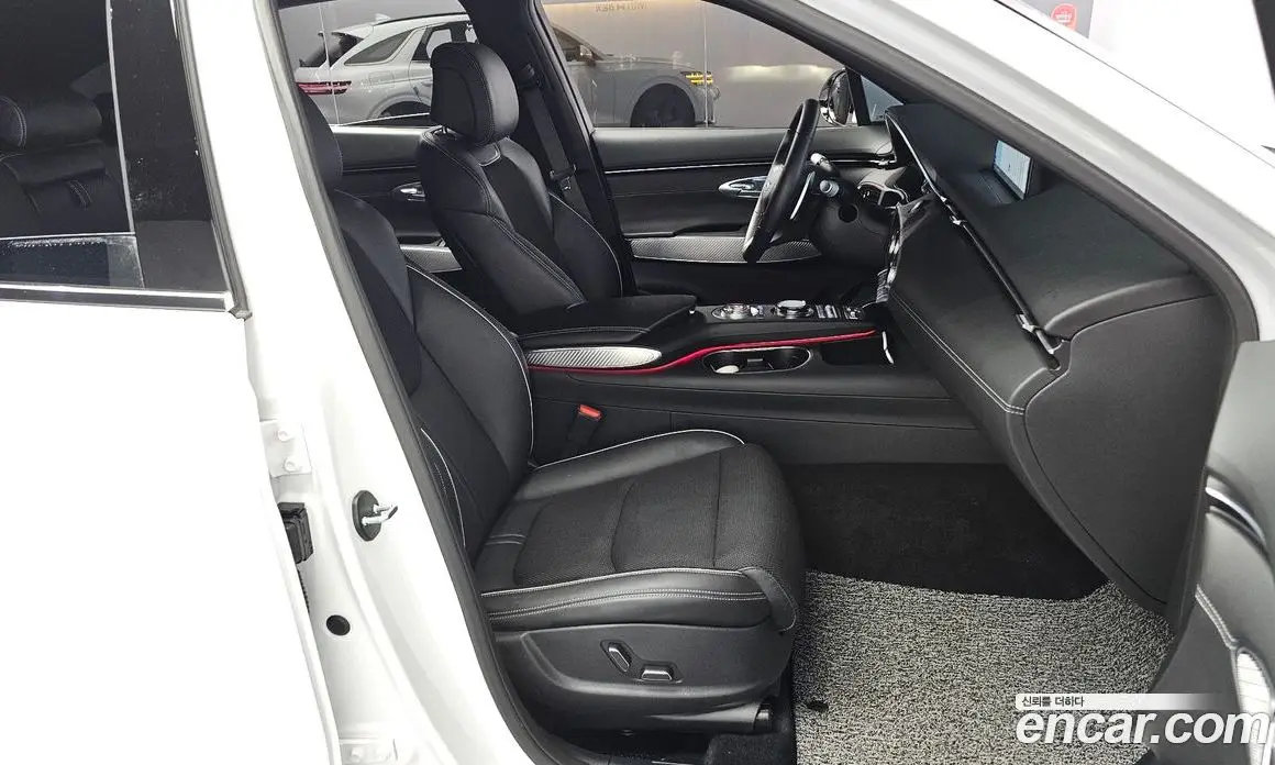 Genesis GV70 2023 2.5 автомат (гидро), фото 13 Genesis GV70 2023 2.5 автомат (гидро), фото 13