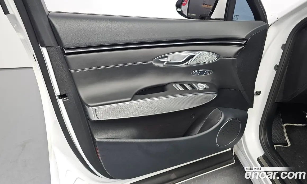 Genesis GV70 2023 2.5 автомат (гидро), фото 14 Genesis GV70 2023 2.5 автомат (гидро), фото 14