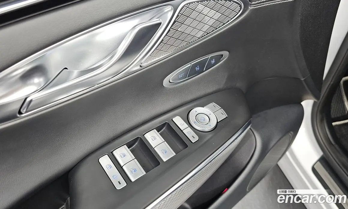 Genesis GV70 2023 2.5 автомат (гидро), фото 23 Genesis GV70 2023 2.5 автомат (гидро), фото 23