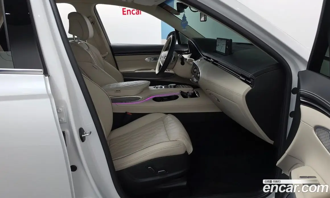 Genesis GV70 2024 2.5 автомат (гидро), фото 16 Genesis GV70 2024 2.5 автомат (гидро), фото 16