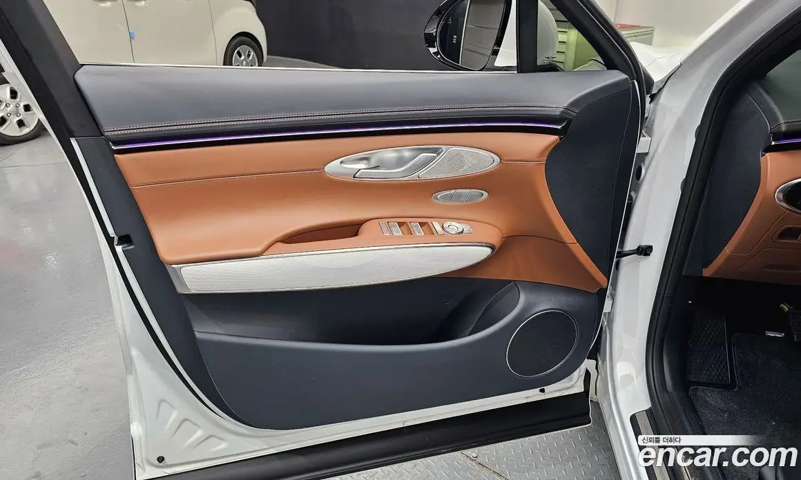 Genesis GV70 2025 2.5 автомат (гидро), фото 14 Genesis GV70 2025 2.5 автомат (гидро), фото 14