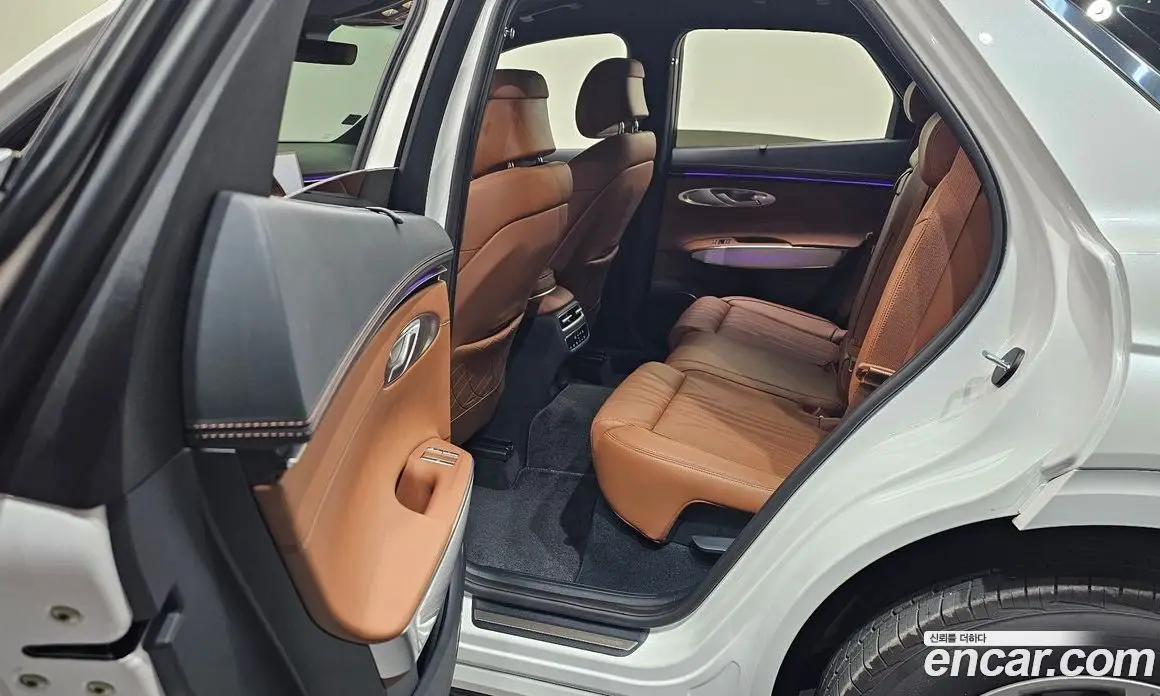 Genesis GV70 2025 2.5 автомат (гидро), фото 16 Genesis GV70 2025 2.5 автомат (гидро), фото 16
