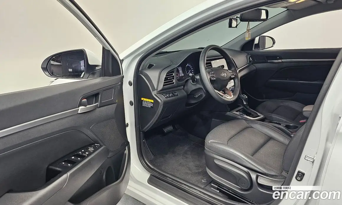 Hyundai Avante 2019 1.6 автомат (гидро), фото 12