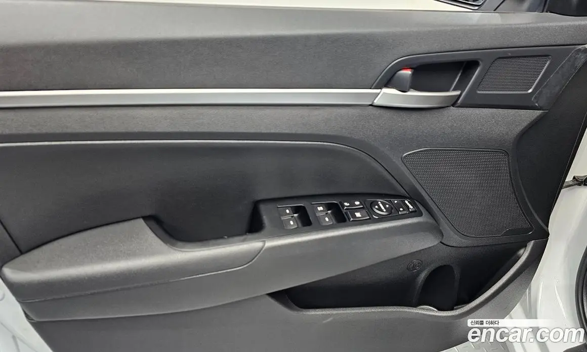 Hyundai Avante 2019 1.6 автомат (гидро), фото 13