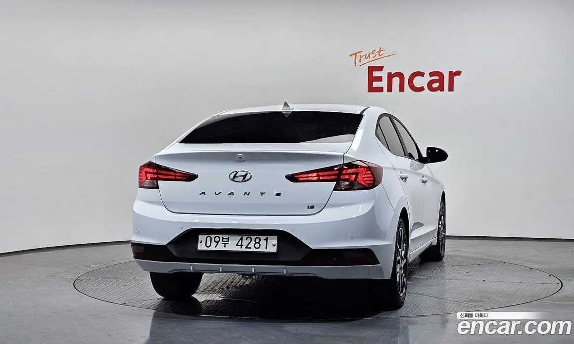 Hyundai Avante 2019 1.6 автомат (гидро), фото 3