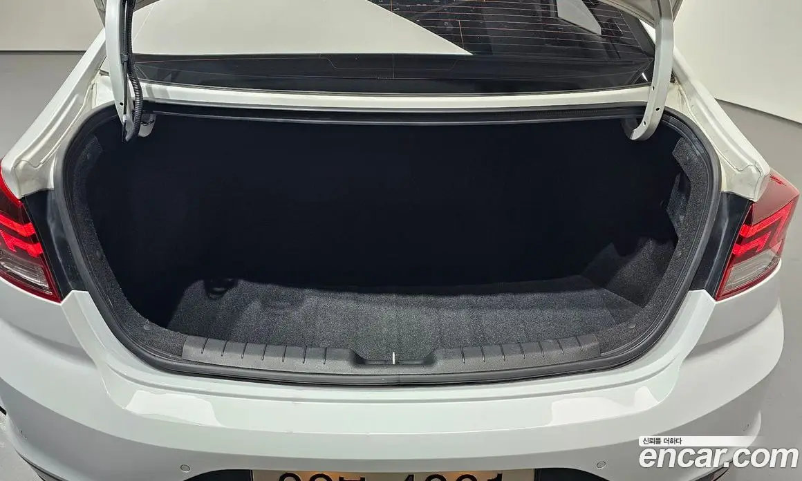Hyundai Avante 2019 1.6 автомат (гидро), фото 25