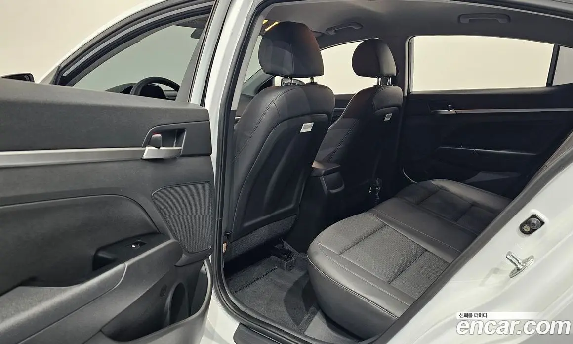 Hyundai Avante 2019 1.6 автомат (гидро), фото 26
