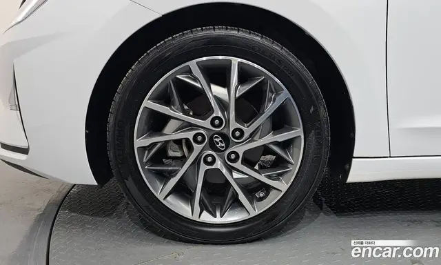 Hyundai Avante 2019 1.6 автомат (гидро), миниатюра 4