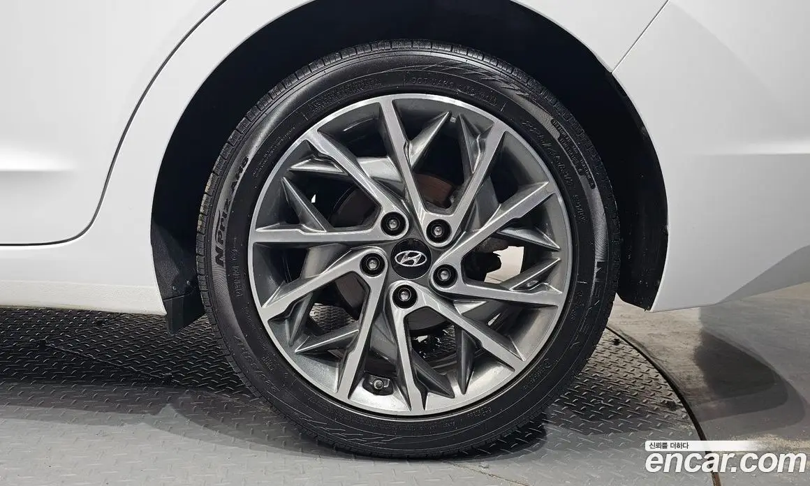 Hyundai Avante 2019 1.6 автомат (гидро), фото 6