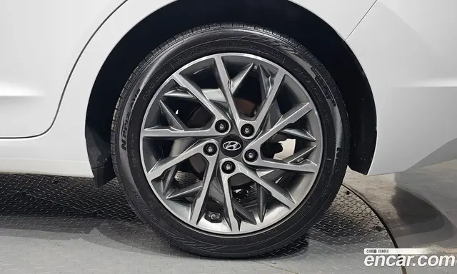 Hyundai Avante 2019 1.6 автомат (гидро), миниатюра 6