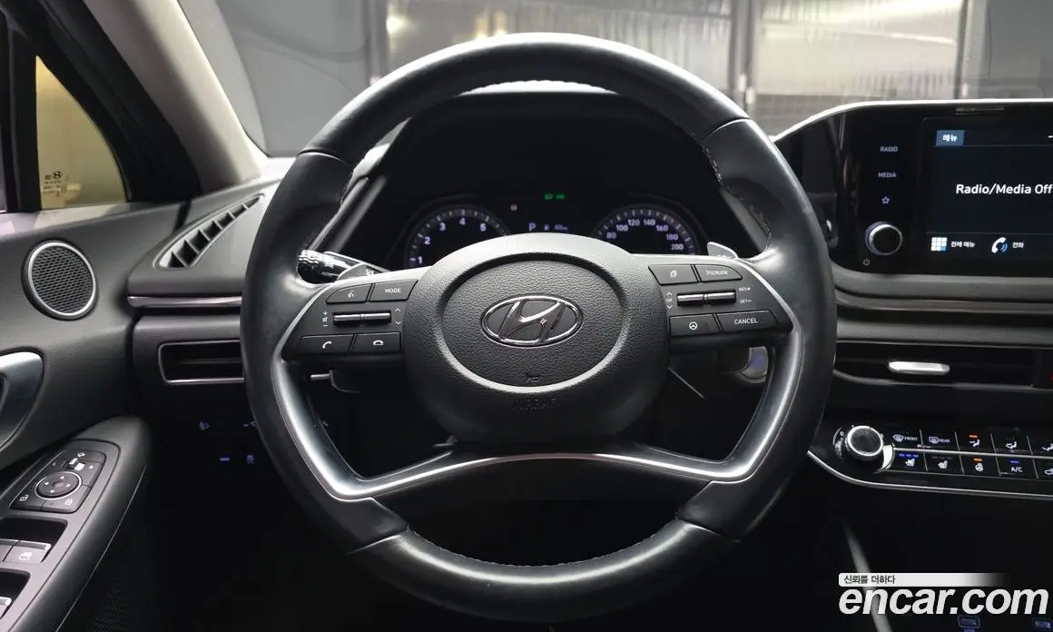 Hyundai Sonata 2020 2.0 автомат (гидро), фото 13