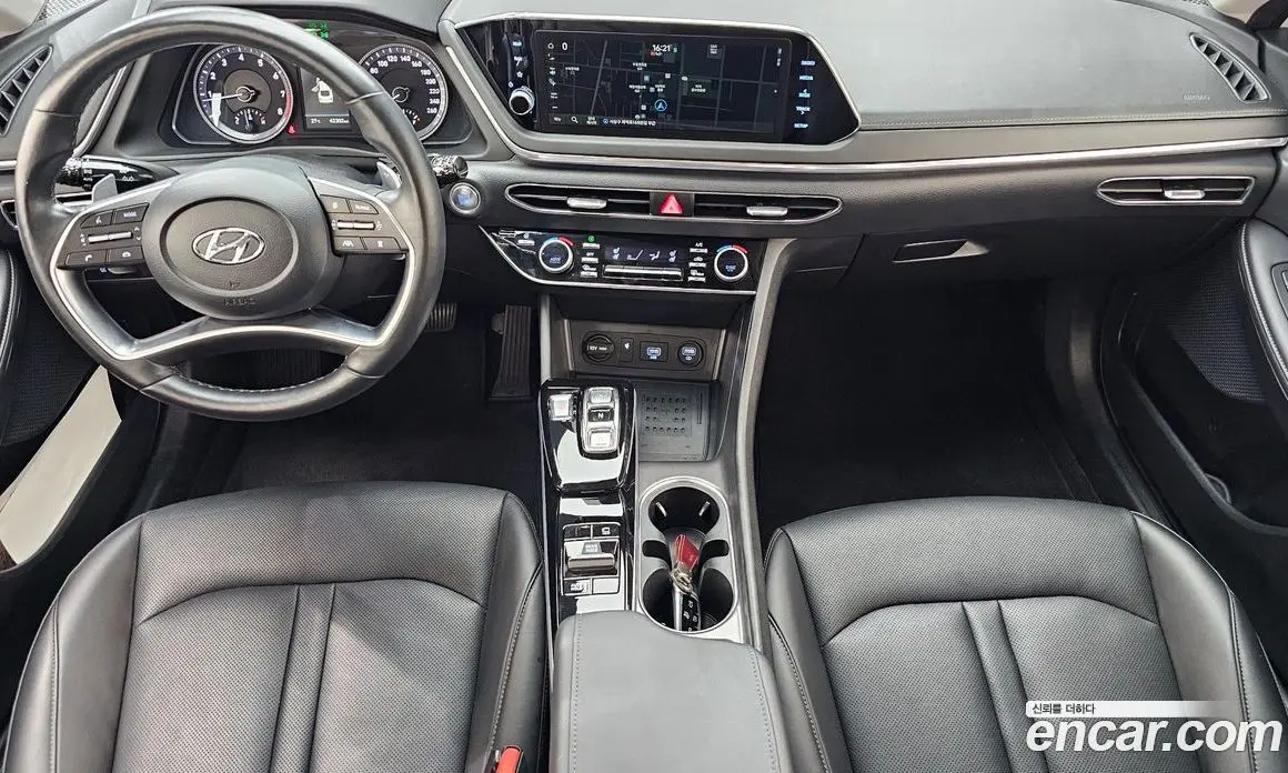 Hyundai Sonata 2023 2.0 автомат (гидро), фото 10 Hyundai Sonata 2023 2.0 автомат (гидро), фото 10