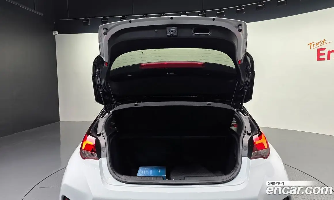 Hyundai Veloster 2018 1.6 автомат (гидро), фото 31