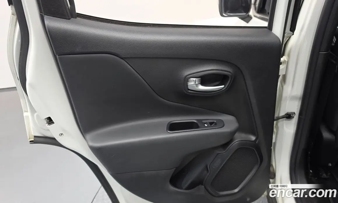 Jeep Renegade 2020 1.6 автомат (гидро), фото 15 Jeep Renegade 2020 1.6 автомат (гидро), фото 15
