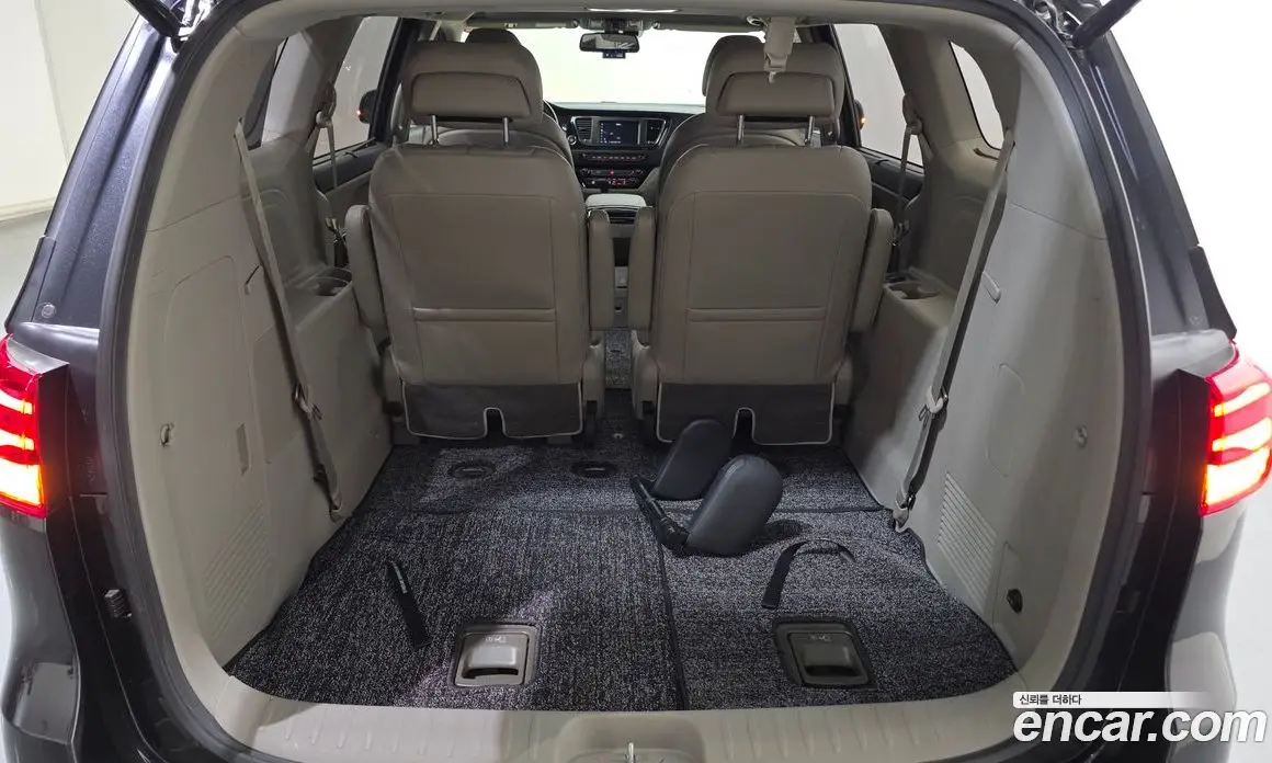 Kia Carnival 2019 3.3 автомат (гидро), фото 26 Kia Carnival 2019 3.3 автомат (гидро), фото 26