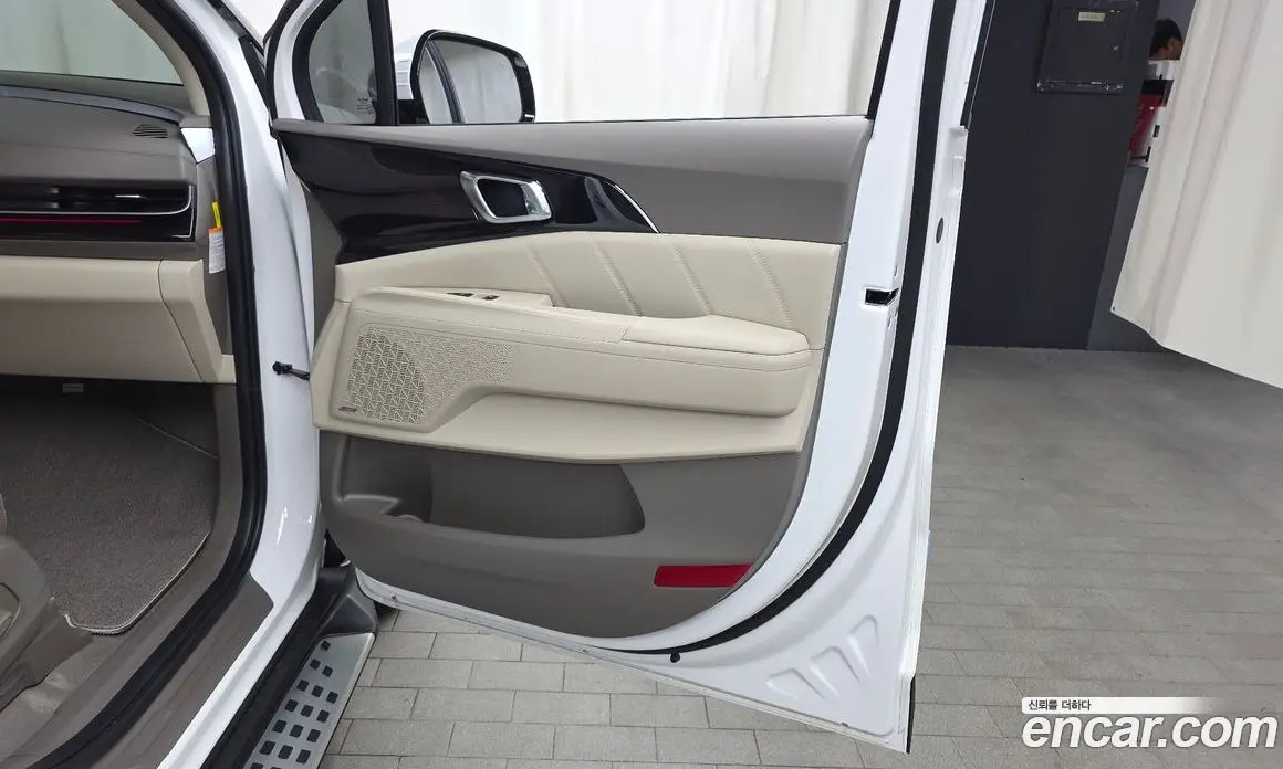 Kia Carnival 2026 1.6 автомат (гидро), фото 14 Kia Carnival 2026 1.6 автомат (гидро), фото 14