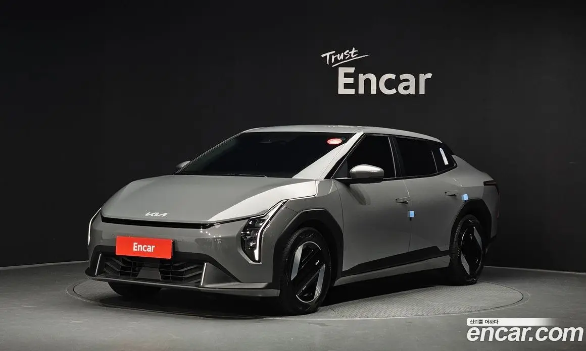 Kia EV4 2025 0.2 автомат (гидро), фото 1 Kia EV4 2025 0.2 автомат (гидро), фото 1