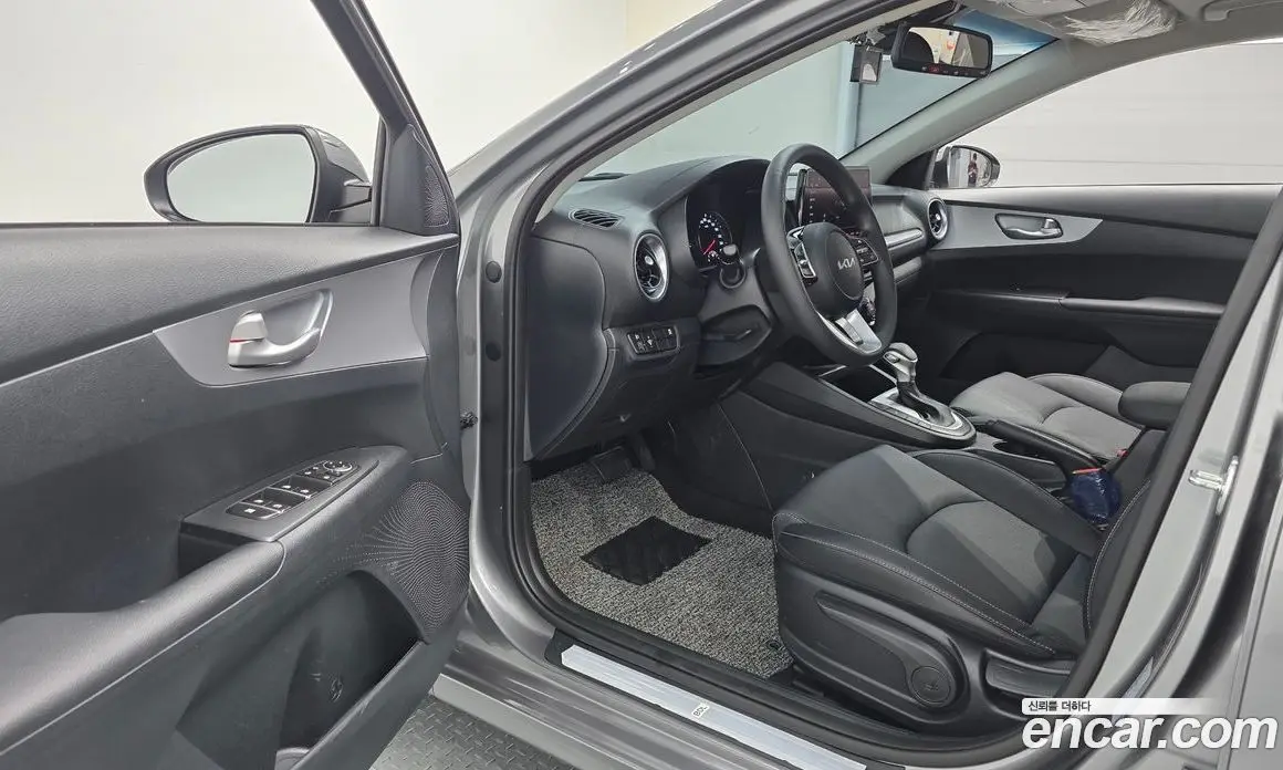 Kia K3 2024 1.6 автомат (гидро), фото 10 Kia K3 2024 1.6 автомат (гидро), фото 10