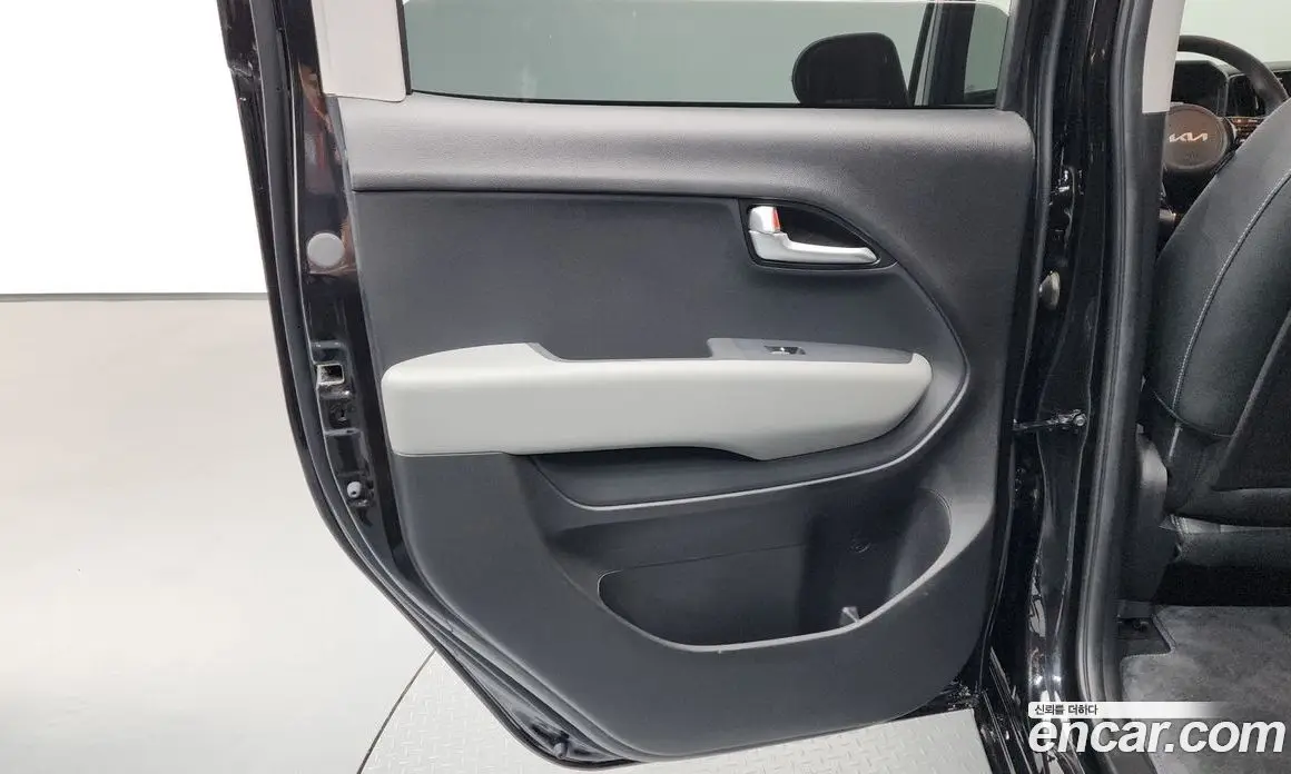 Kia Ray 2023 1.0 автомат (гидро), фото 14