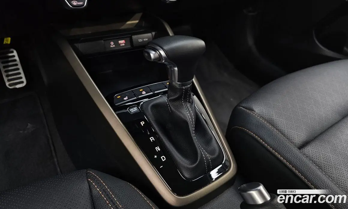 Kia Stonic 2018 1.4 автомат (гидро), фото 11 Kia Stonic 2018 1.4 автомат (гидро), фото 11