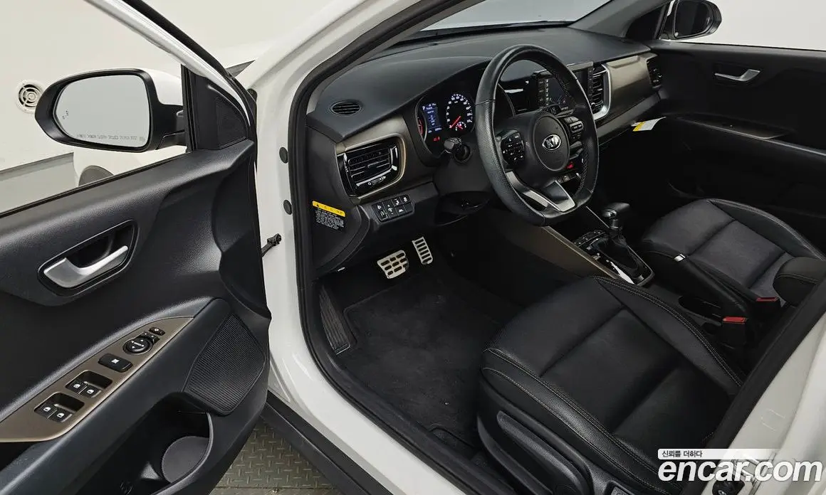 Kia Stonic 2018 1.4 автомат (гидро), фото 12 Kia Stonic 2018 1.4 автомат (гидро), фото 12