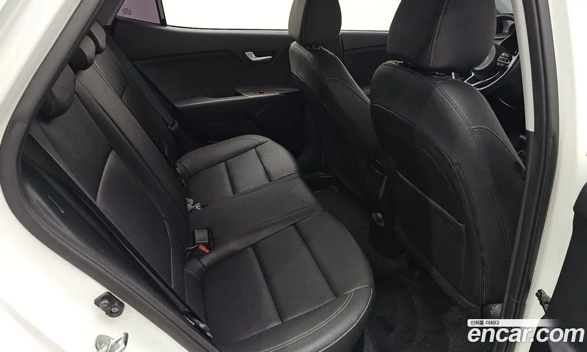 Kia Stonic 2018 1.4 автомат (гидро), фото 17 Kia Stonic 2018 1.4 автомат (гидро), фото 17