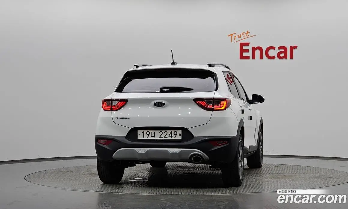 Kia Stonic 2018 1.4 автомат (гидро), фото 3 Kia Stonic 2018 1.4 автомат (гидро), фото 3