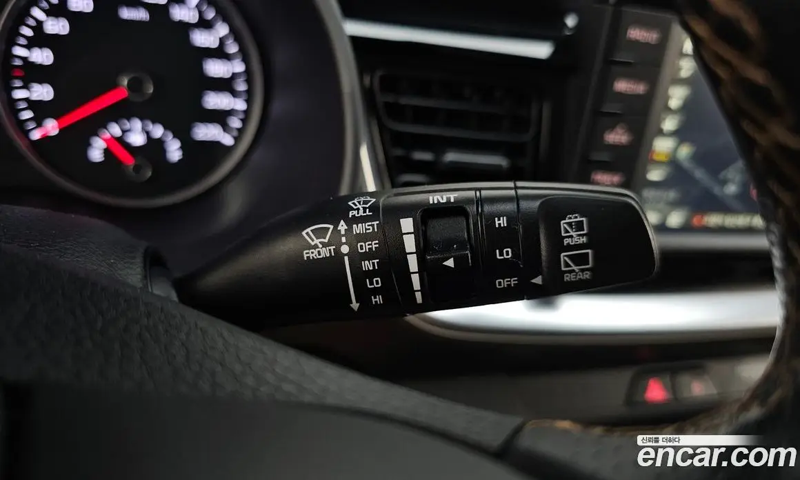 Kia Stonic 2018 1.4 автомат (гидро), фото 24 Kia Stonic 2018 1.4 автомат (гидро), фото 24