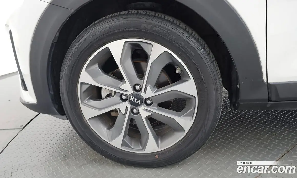 Kia Stonic 2018 1.4 автомат (гидро), фото 4 Kia Stonic 2018 1.4 автомат (гидро), фото 4