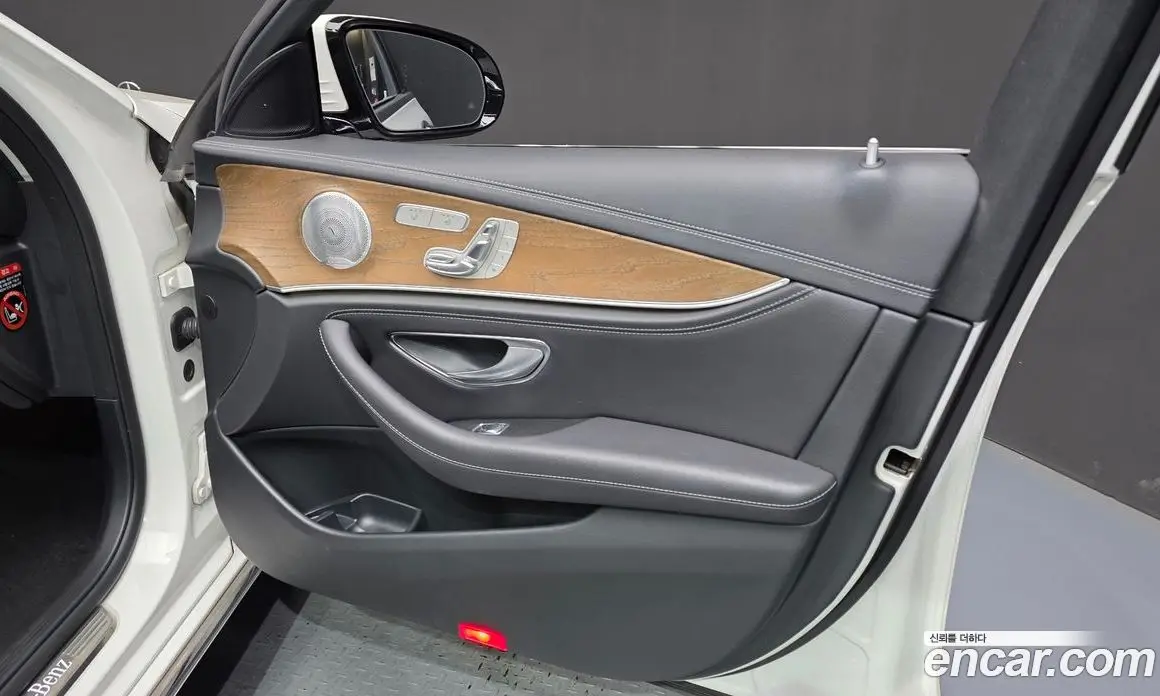 Mercedes-Benz E-Class 2019 2.0 автомат (гидро), фото 14 Mercedes-Benz E-Class 2019 2.0 автомат (гидро), фото 14