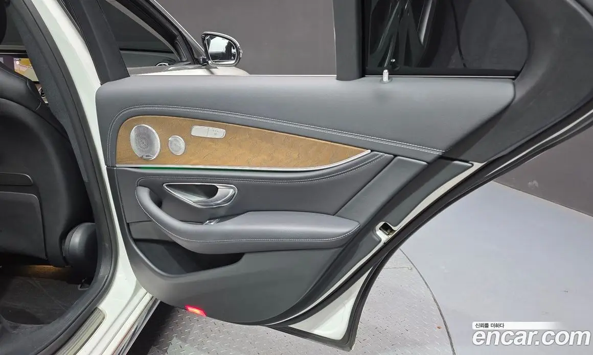 Mercedes-Benz E-Class 2019 2.0 автомат (гидро), фото 15 Mercedes-Benz E-Class 2019 2.0 автомат (гидро), фото 15