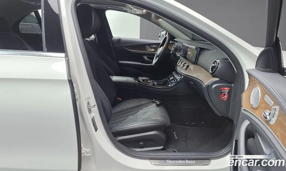 Mercedes-Benz E-Class 2019 2.0 автомат (гидро), фото 16 Mercedes-Benz E-Class 2019 2.0 автомат (гидро), фото 16