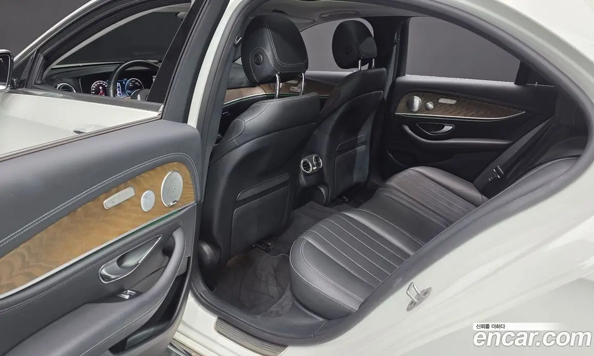 Mercedes-Benz E-Class 2019 2.0 автомат (гидро), фото 18 Mercedes-Benz E-Class 2019 2.0 автомат (гидро), фото 18
