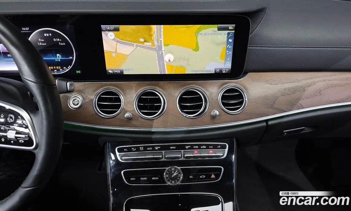 Mercedes-Benz E-Class 2019 2.0 автомат (гидро), фото 19 Mercedes-Benz E-Class 2019 2.0 автомат (гидро), фото 19