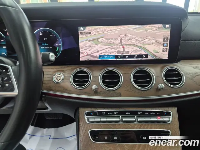 Mercedes-Benz E-Class 2021 2.0 автомат (гидро), миниатюра 12
