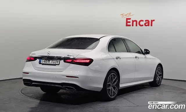 Mercedes-Benz E-Class 2022 1.9 автомат (гидро), миниатюра 2