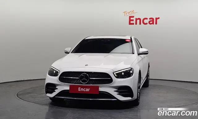 Mercedes-Benz E-Class 2022 1.9 автомат (гидро), миниатюра 3