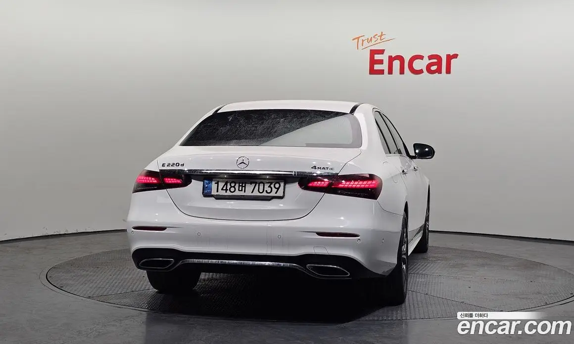 Mercedes-Benz E-Class 2022 1.9 автомат (гидро), фото 4