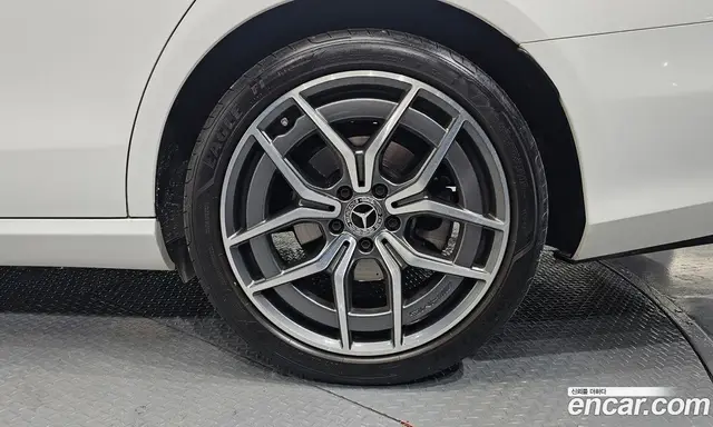 Mercedes-Benz E-Class 2022 1.9 автомат (гидро), миниатюра 5