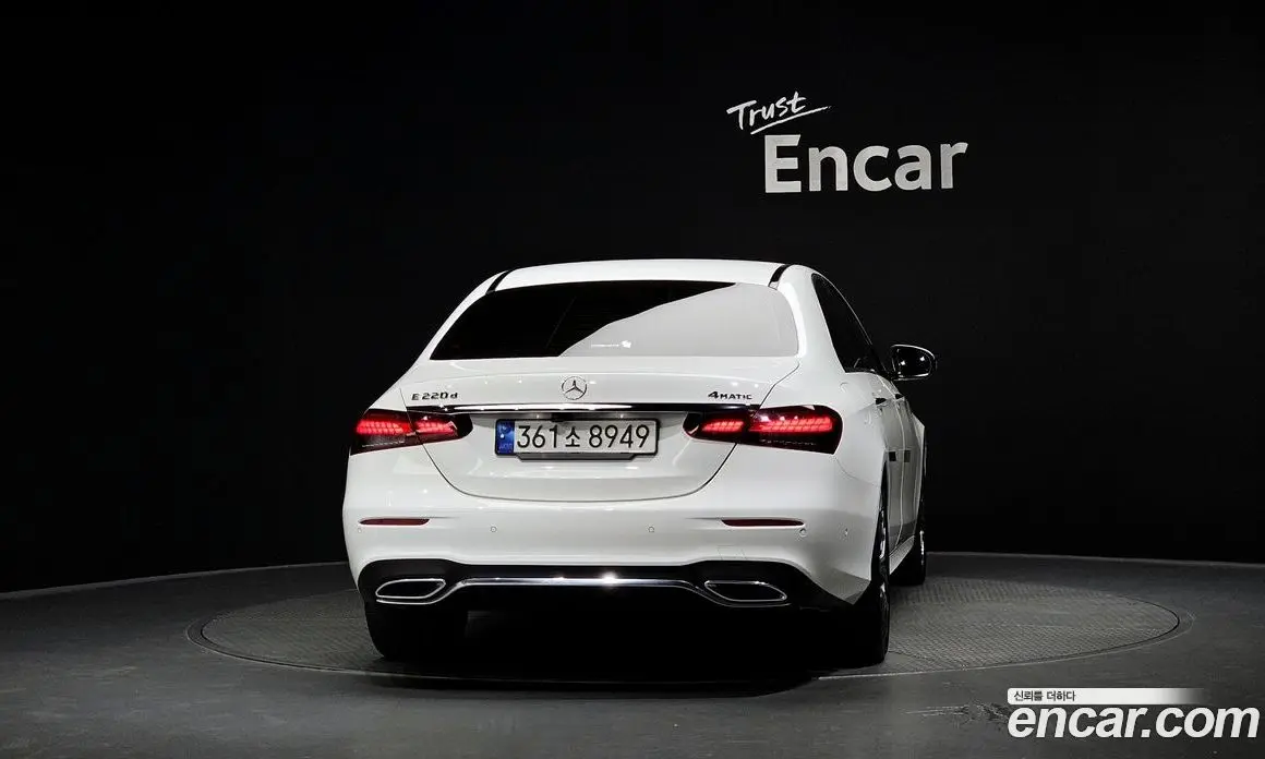 Mercedes-Benz E-Class 2022 1.9 автомат (гидро), фото 4