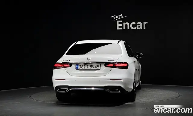 Mercedes-Benz E-Class 2022 1.9 автомат (гидро), миниатюра 4